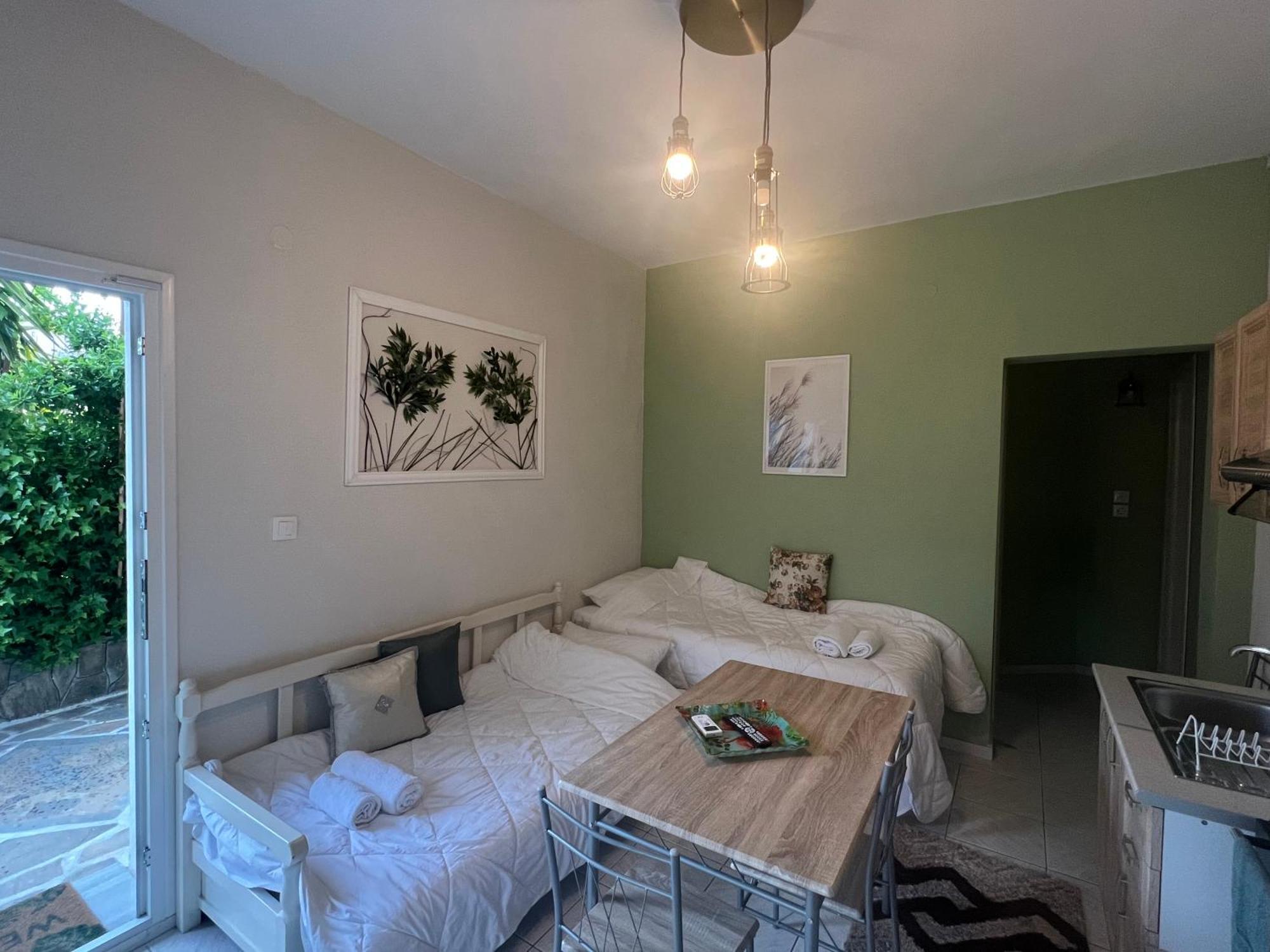 Olive & Apartment Keramoti (Macedonia)